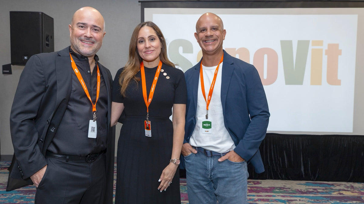 Equipo SanoVit en un evento de la marca